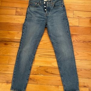 Levis Wedgie These Dreams size 25